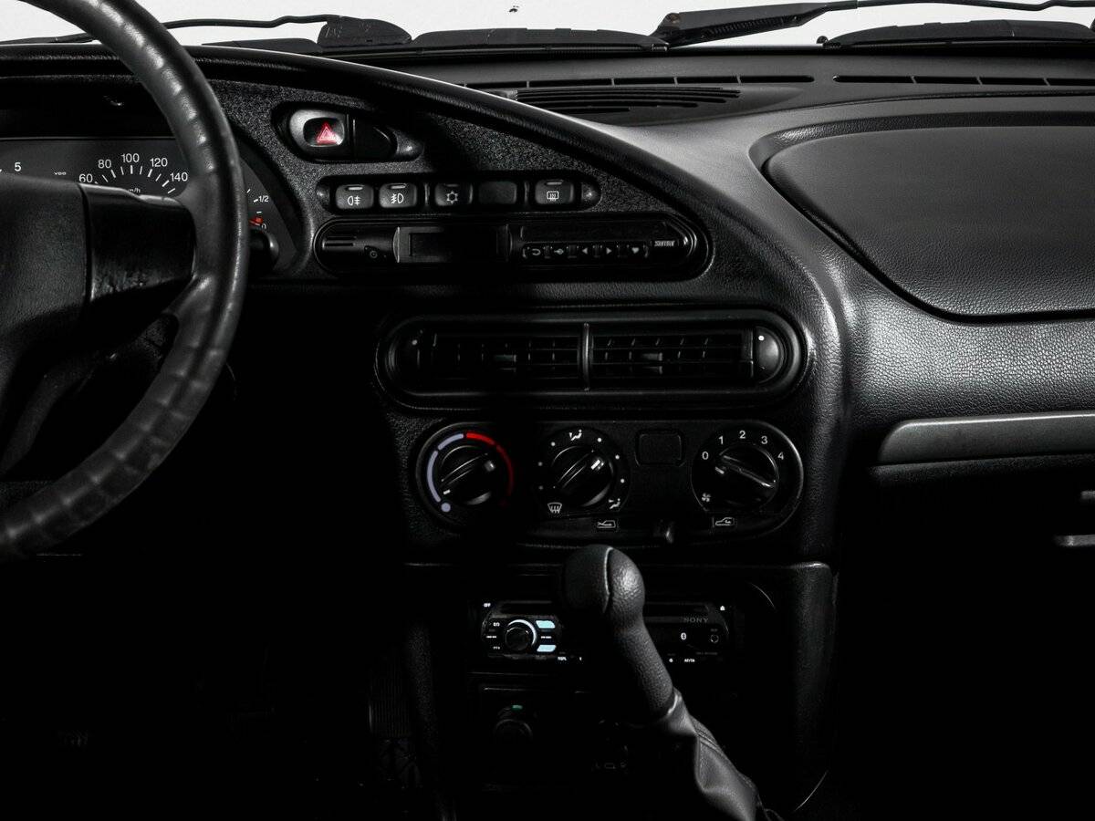 Chevrolet Niva с пробегом — 2010 год. Фото: #12