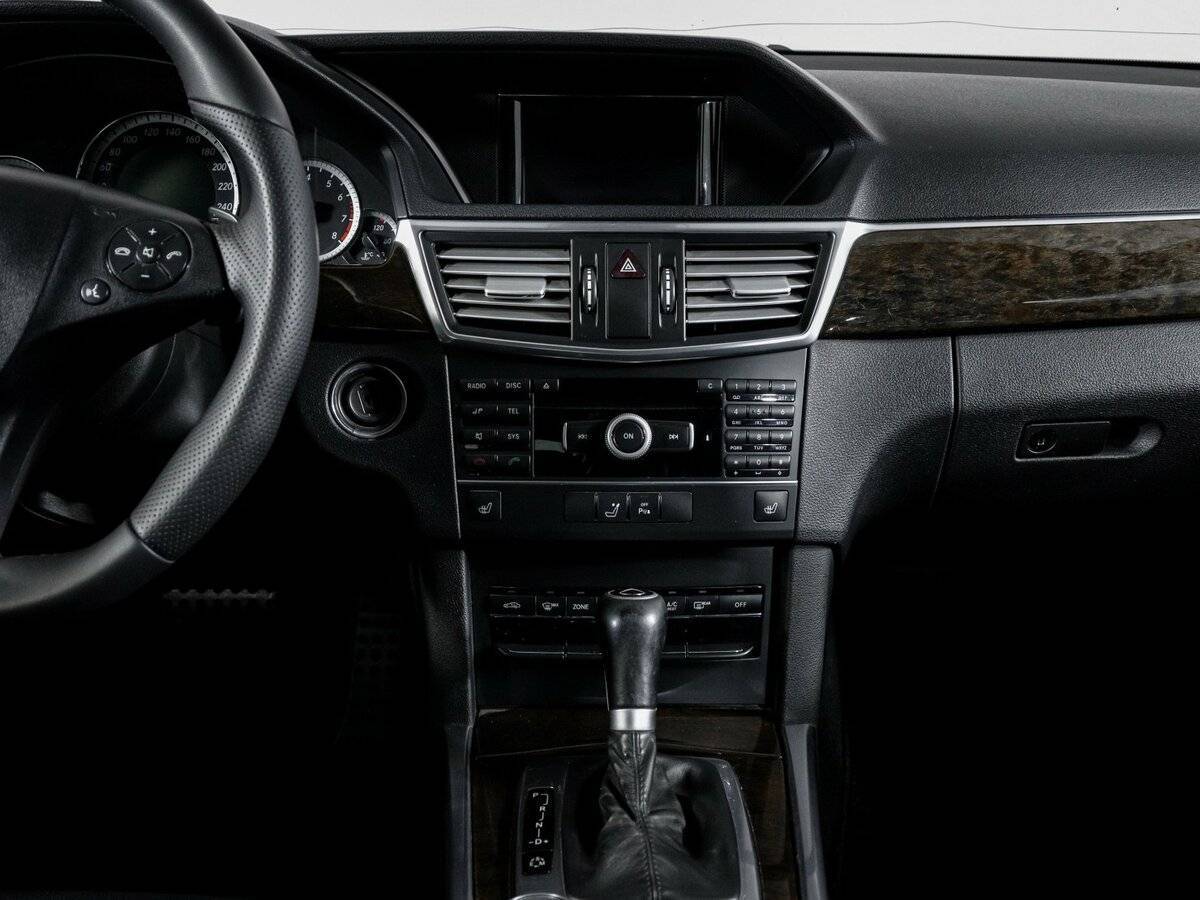 Mercedes-Benz E-Класс с пробегом — 2010 год. Фото: #12