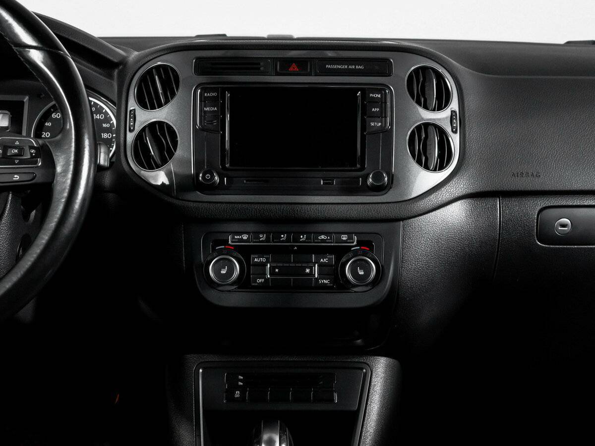 Volkswagen Tiguan с пробегом — 2015 год. Фото: #12