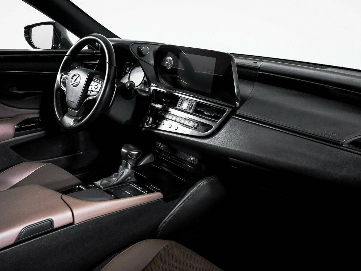 Lexus ES с пробегом — 2021 год. Фото: #8