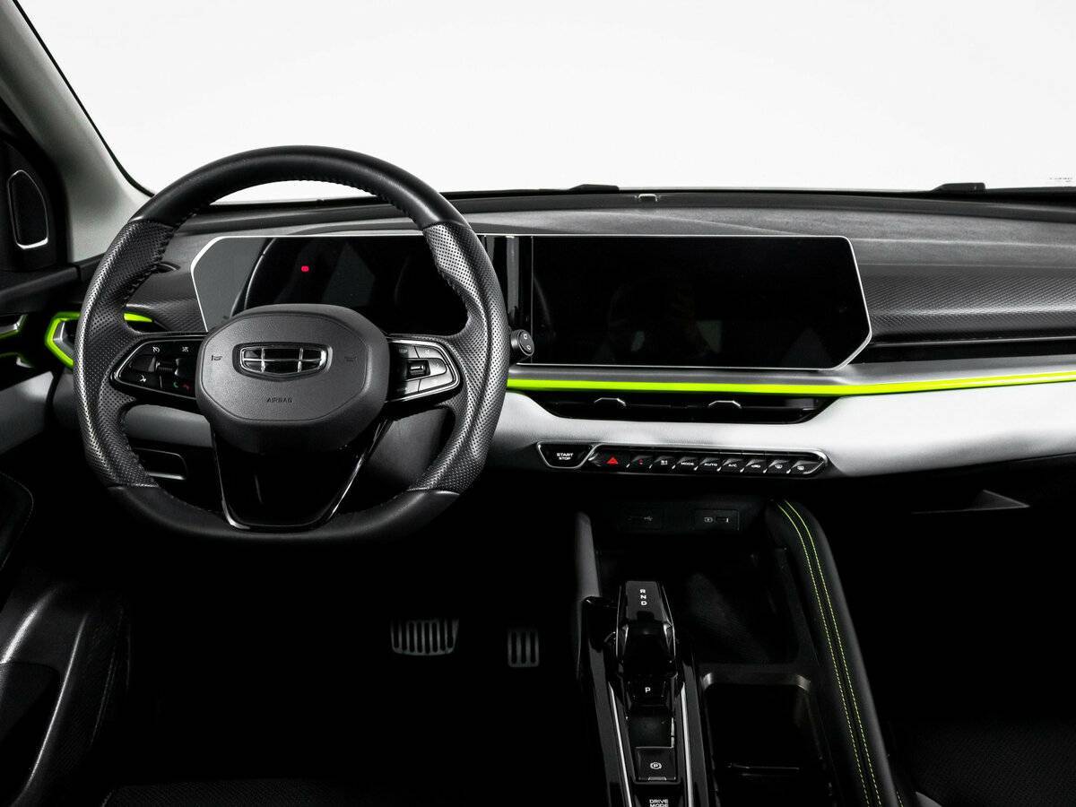 Geely Coolray с пробегом — 2023 год. Фото: #11