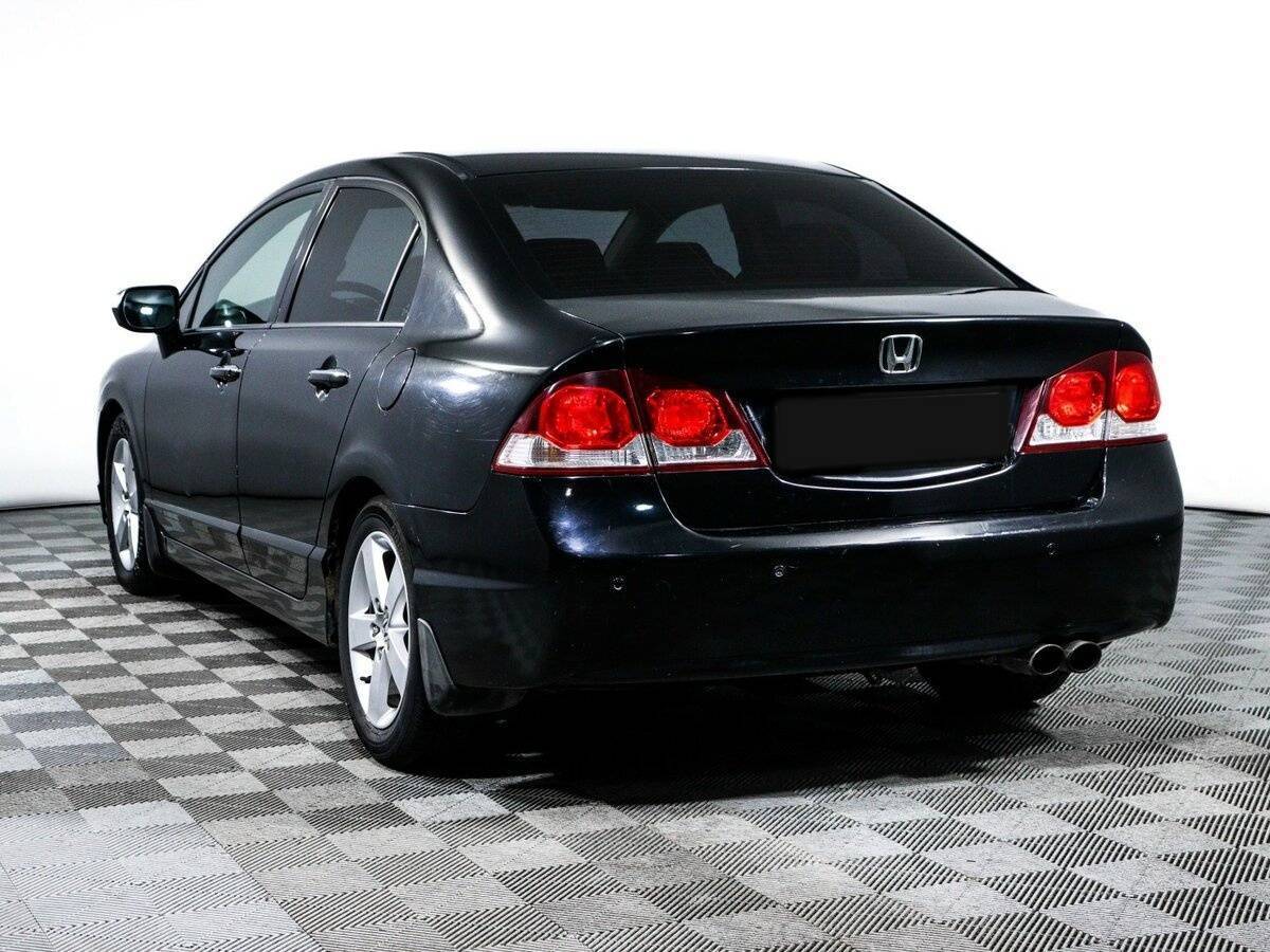 Honda Civic с пробегом — 2011 год. Фото: #6