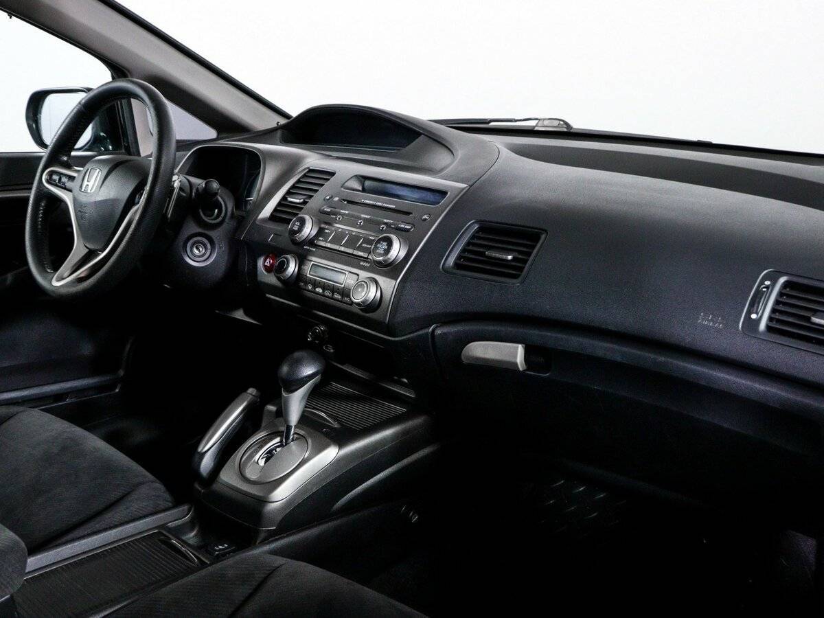 Honda Civic с пробегом — 2011 год. Фото: #8