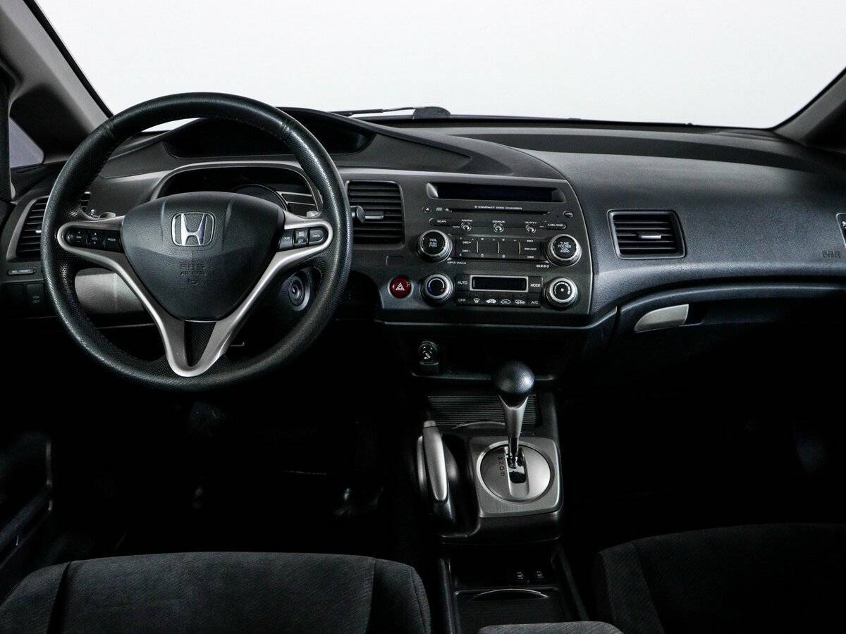 Honda Civic с пробегом — 2011 год. Фото: #11
