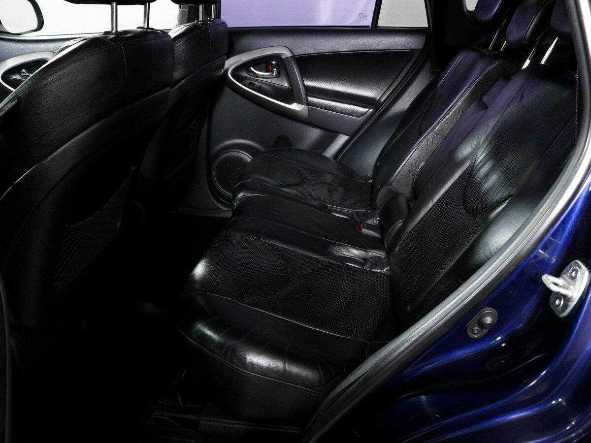 Toyota RAV4 с пробегом — 2008 год. Фото: #9