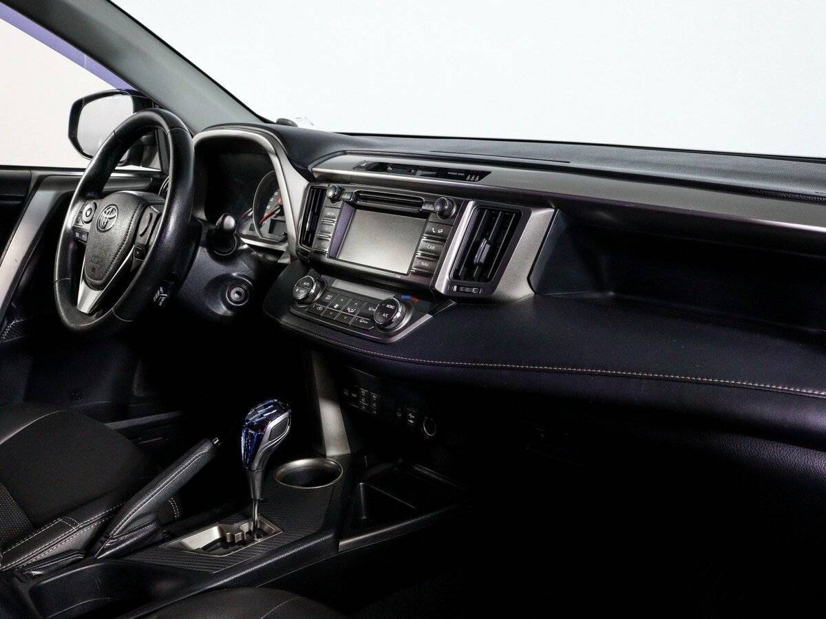 Toyota RAV4 с пробегом — 2013 год. Фото: #8