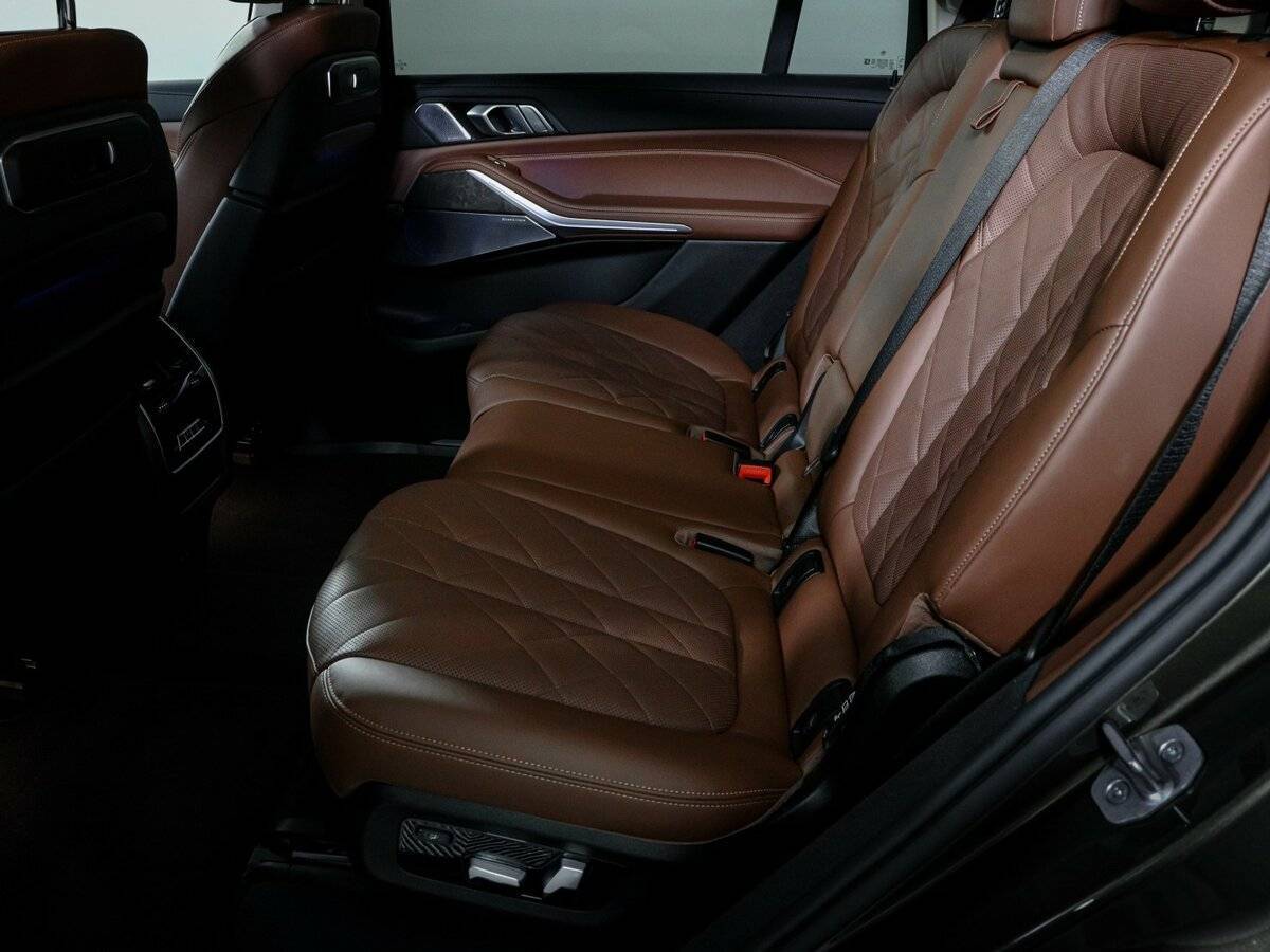 BMW X7 с пробегом — 2022 год. Фото: #9