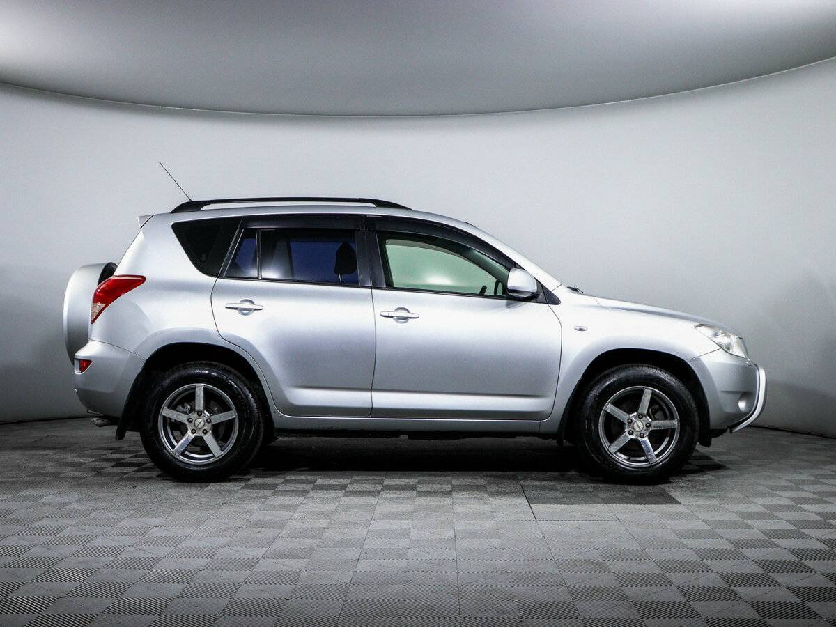 Toyota RAV4 с пробегом — 2006 год. Фото: #3