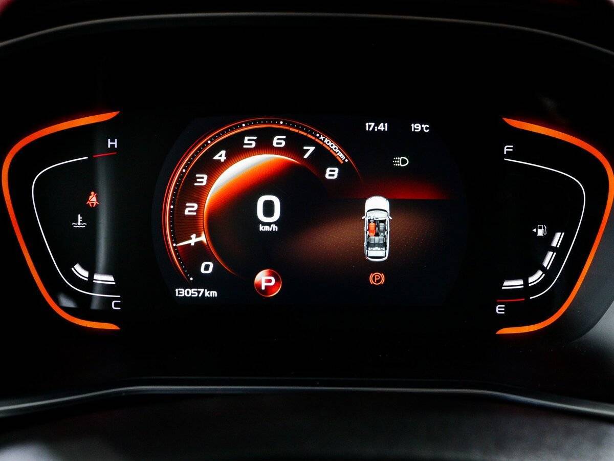 Geely Coolray с пробегом — 2024 год. Фото: #9