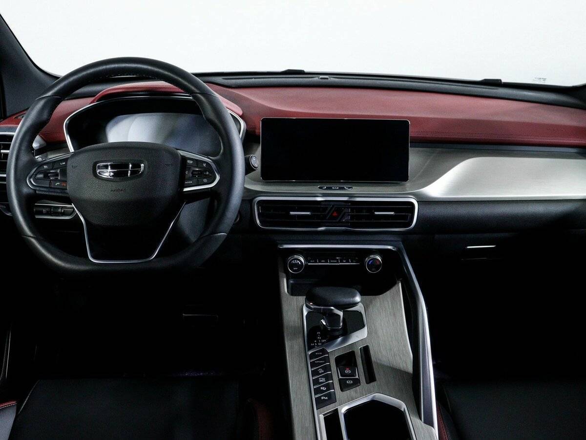 Geely Coolray с пробегом — 2024 год. Фото: #10