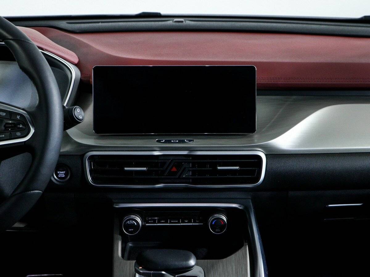 Geely Coolray с пробегом — 2024 год. Фото: #11