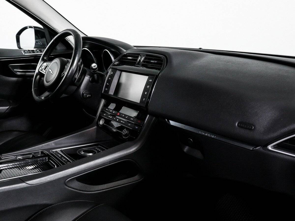 Jaguar F-Pace с пробегом — 2016 год. Фото: #6