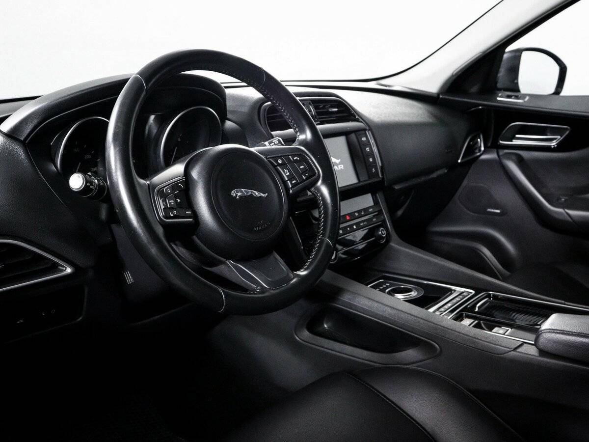 Jaguar F-Pace с пробегом — 2016 год. Фото: #9