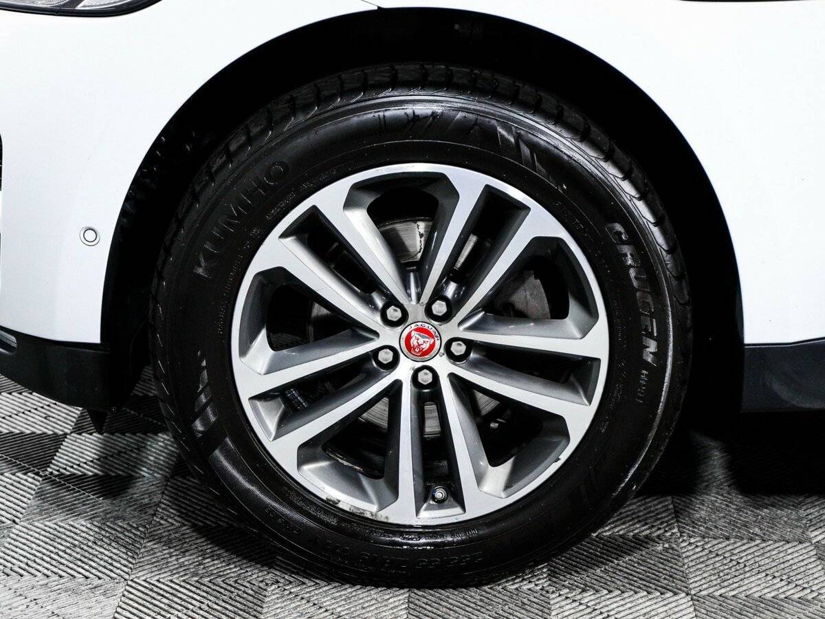 Jaguar F-Pace с пробегом — 2016 год. Фото: #10