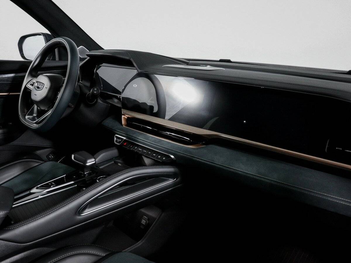 Geely Monjaro с пробегом — 2023 год. Фото: #8