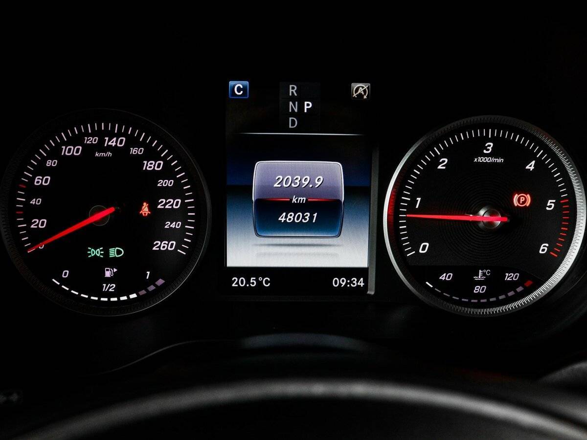 Mercedes-Benz GLC с пробегом — 2015 год. Фото: #10