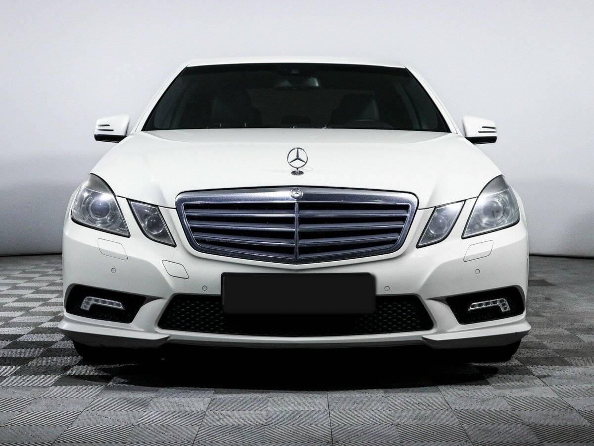 Mercedes-Benz E-Класс с пробегом — 2011 год. Фото: #1
