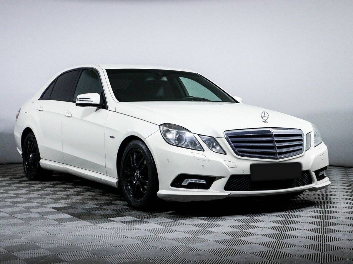 Mercedes-Benz E-Класс с пробегом — 2011 год. Фото: #2