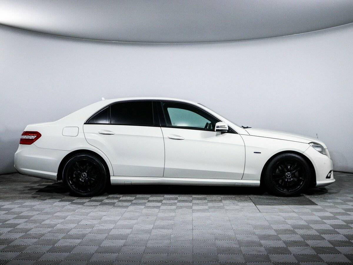 Mercedes-Benz E-Класс с пробегом — 2011 год. Фото: #3