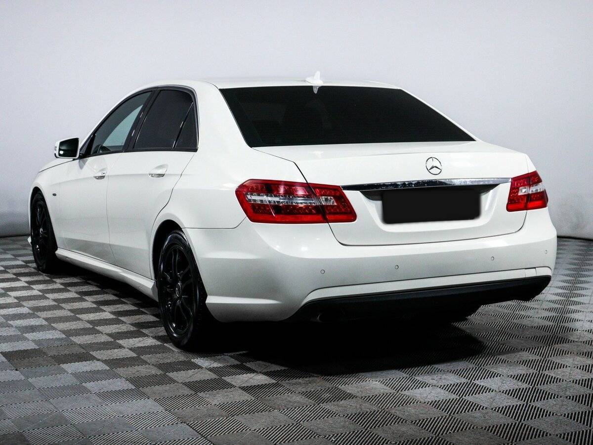 Mercedes-Benz E-Класс с пробегом — 2011 год. Фото: #6