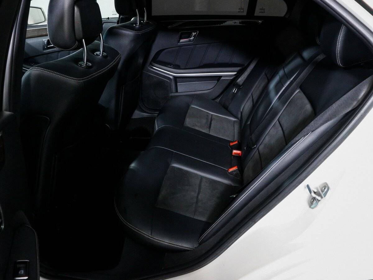 Mercedes-Benz E-Класс с пробегом — 2011 год. Фото: #9