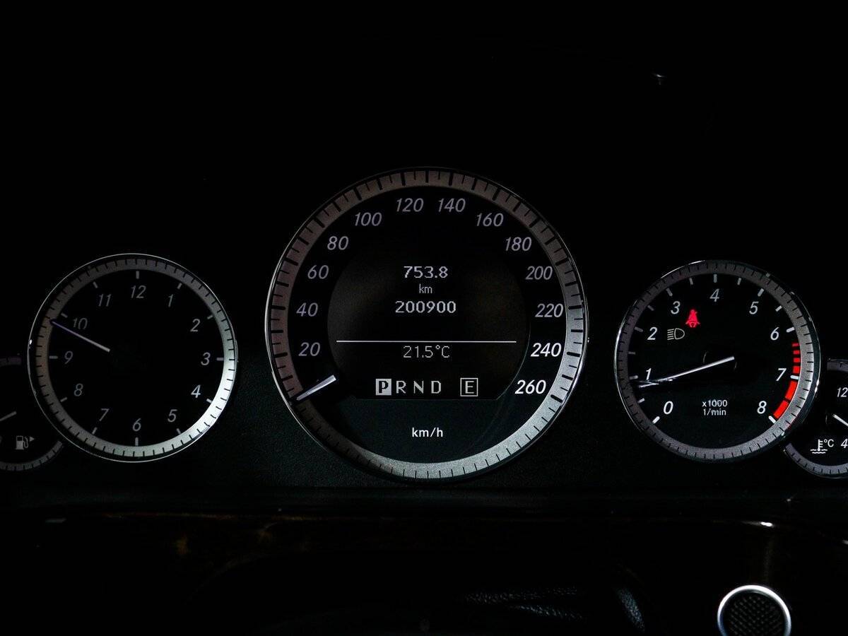 Mercedes-Benz E-Класс с пробегом — 2011 год. Фото: #10