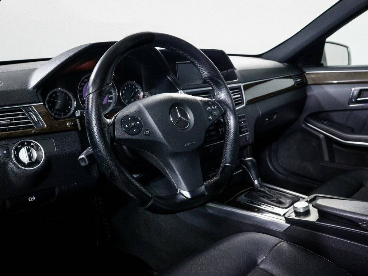 Mercedes-Benz E-Класс с пробегом — 2011 год. Фото: #13