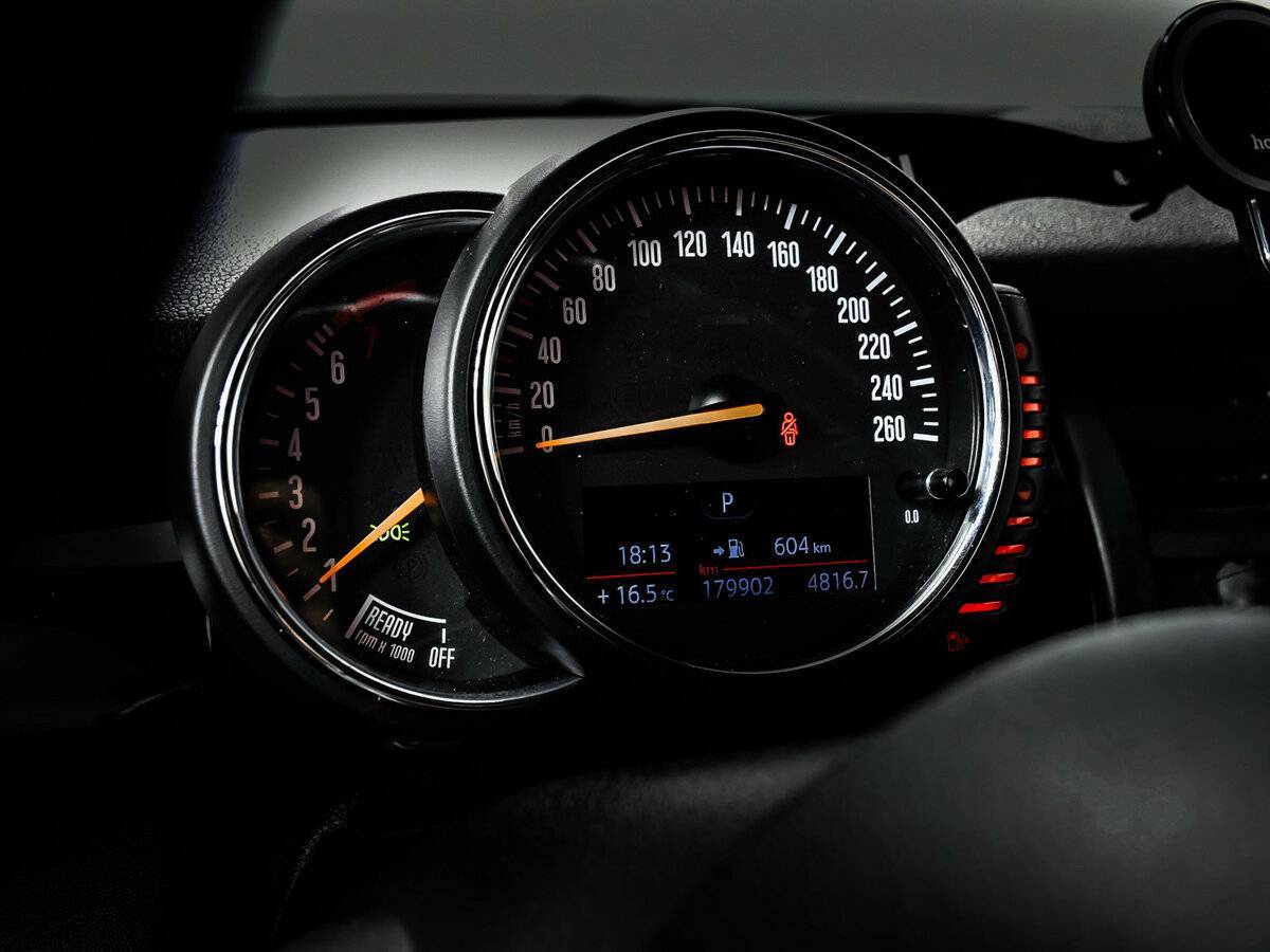 Mini Hatch с пробегом — 2015 год. Фото: #9