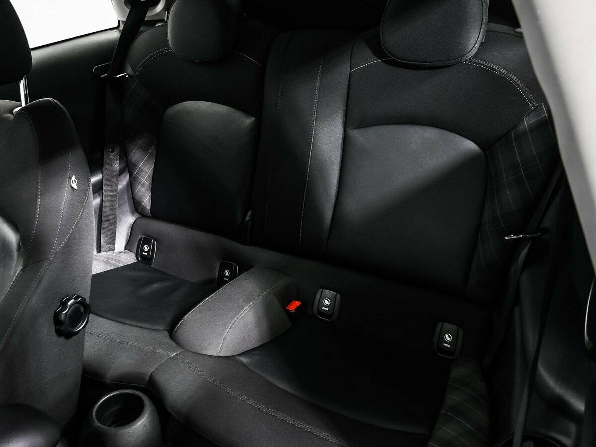 Mini Hatch с пробегом — 2015 год. Фото: #10