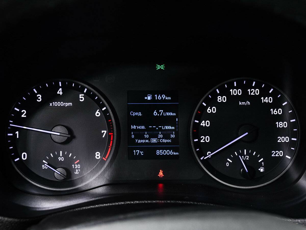 Hyundai Solaris с пробегом — 2018 год. Фото: #9