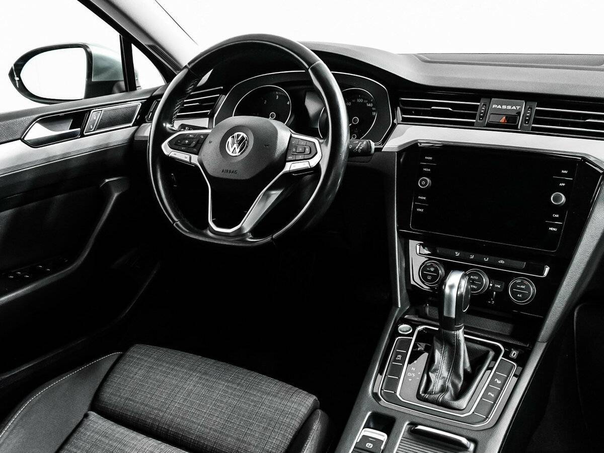 Volkswagen Passat с пробегом — 2019 год. Фото: #8