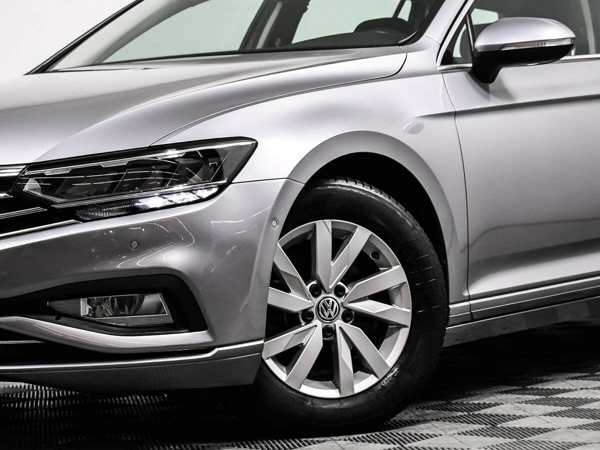 Volkswagen Passat с пробегом — 2019 год. Фото: #14