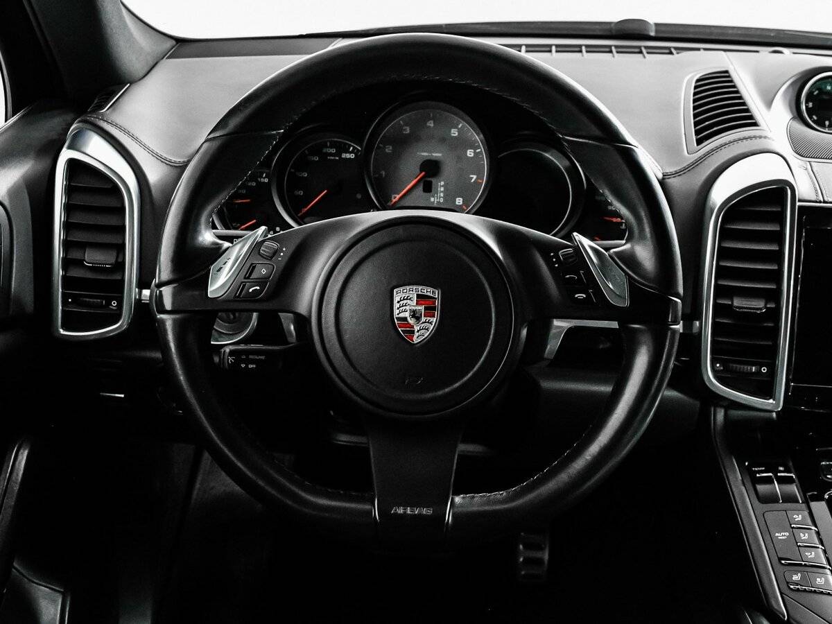Porsche Cayenne с пробегом — 2010 год. Фото: #11