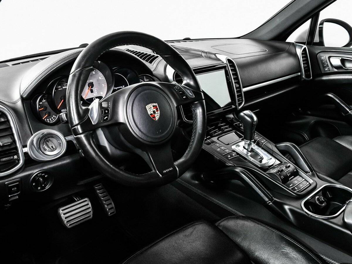 Porsche Cayenne с пробегом — 2010 год. Фото: #12