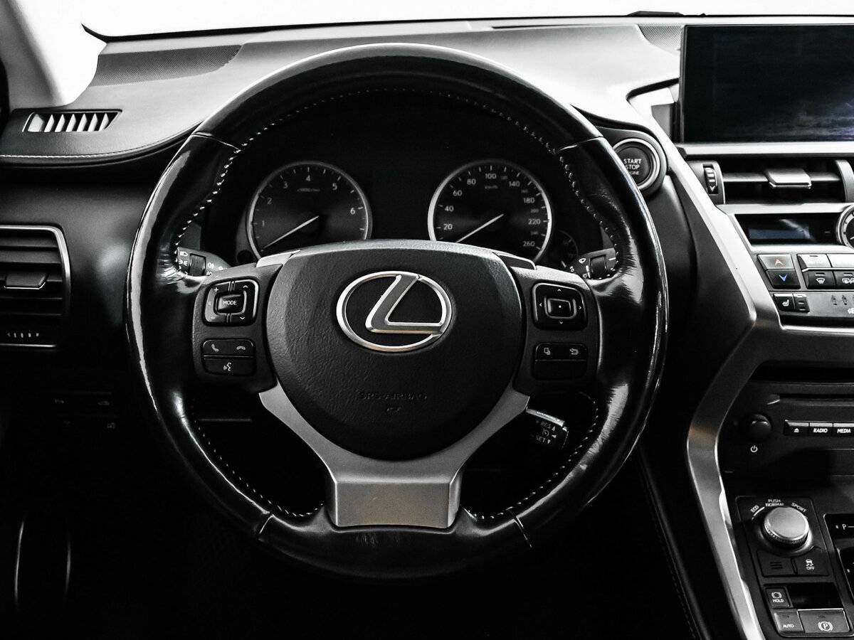 Lexus NX с пробегом — 2016 год. Фото: #11