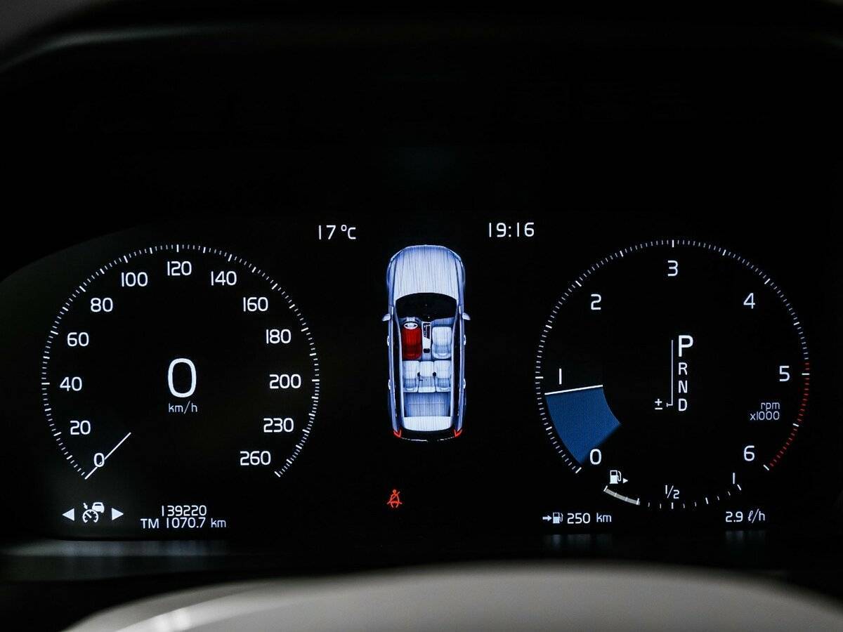 Volvo XC90 с пробегом — 2016 год. Фото: #9