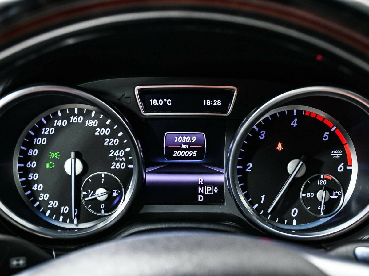 Mercedes-Benz GL-Класс с пробегом — 2013 год. Фото: #9