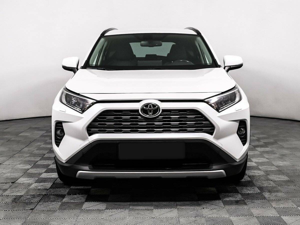 Toyota RAV4 с пробегом — 2021 год. Фото: #1
