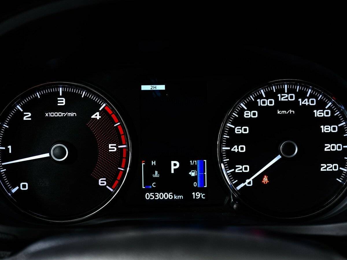 Mitsubishi Pajero Sport с пробегом — 2018 год. Фото: #9