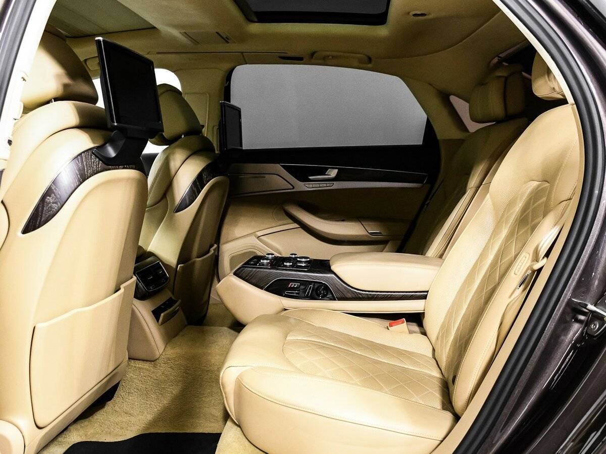 Audi A8 с пробегом — 2015 год. Фото: #13