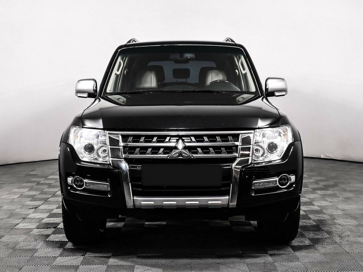 Mitsubishi Pajero с пробегом — 2017 год. Фото: #1