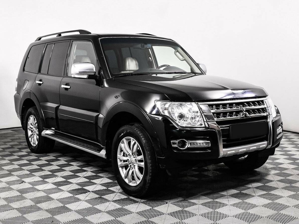 Mitsubishi Pajero с пробегом — 2017 год. Фото: #2