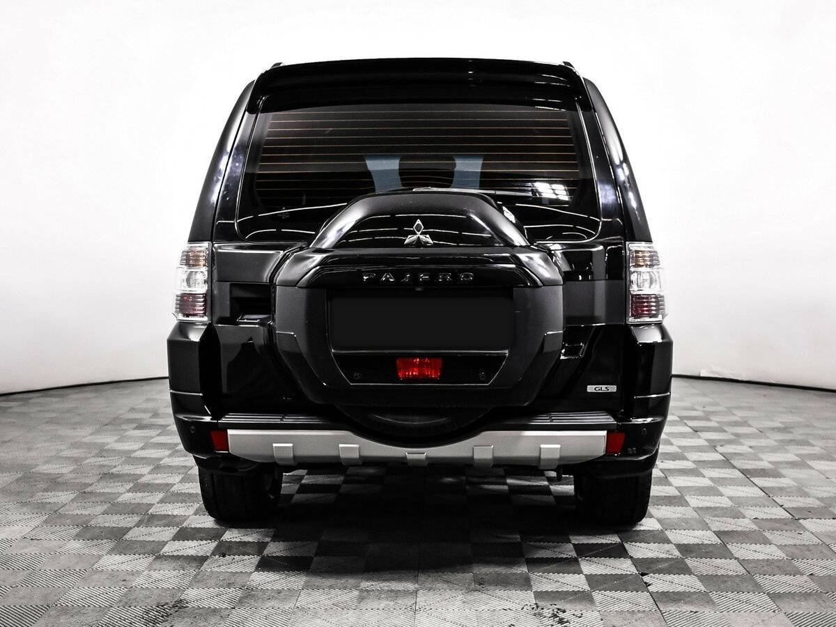 Mitsubishi Pajero с пробегом — 2017 год. Фото: #5