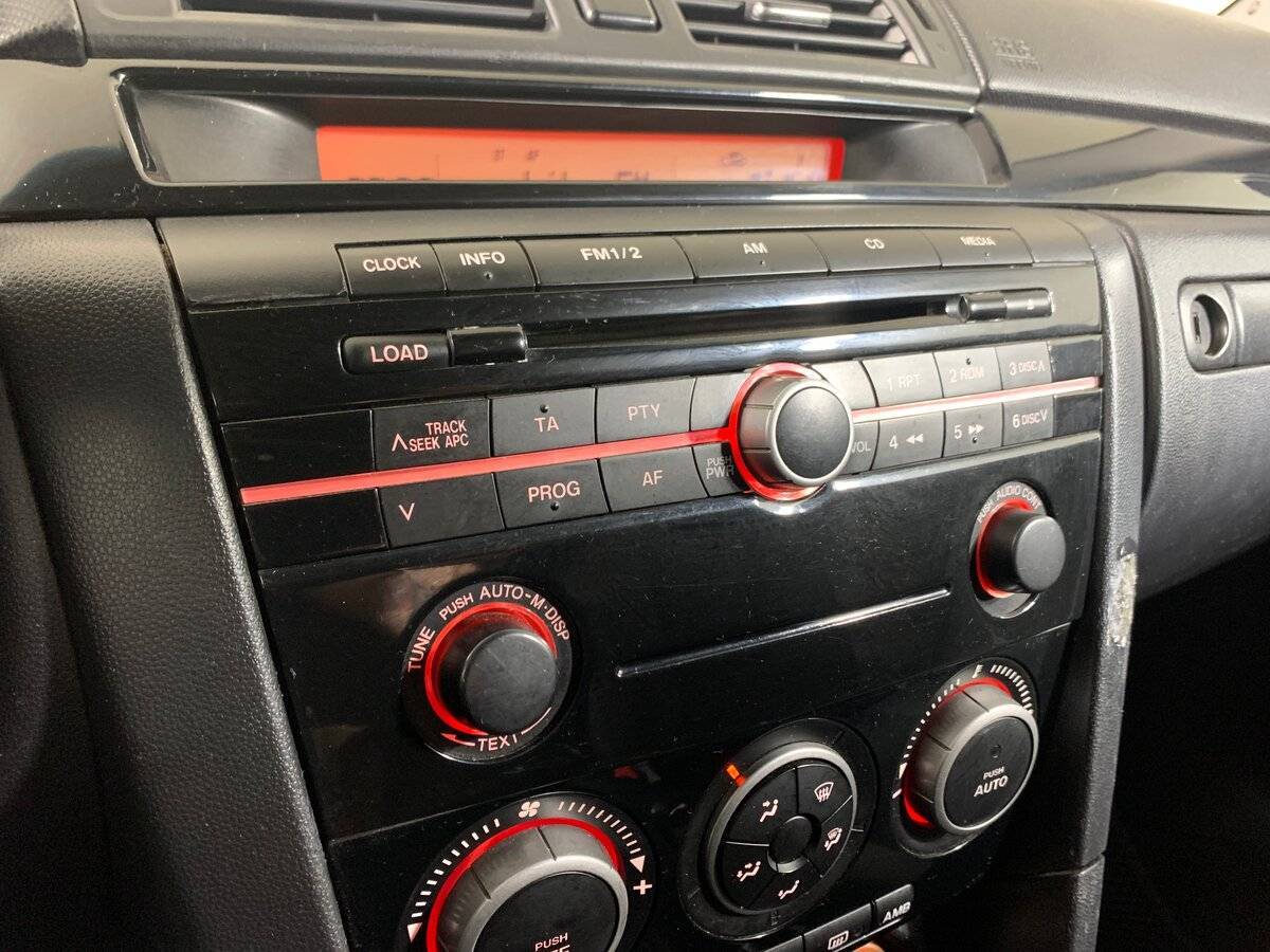 Mazda 3 с пробегом — 2008 год. Фото: #14