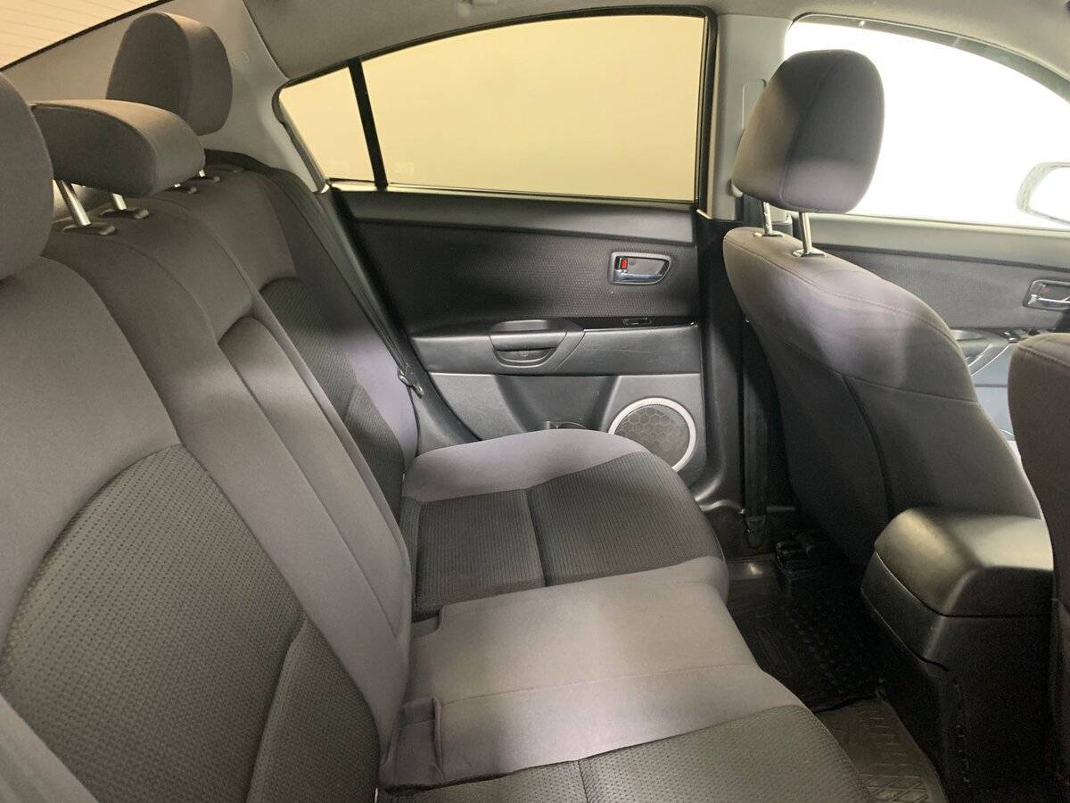 Mazda 3 с пробегом — 2008 год. Фото: #16