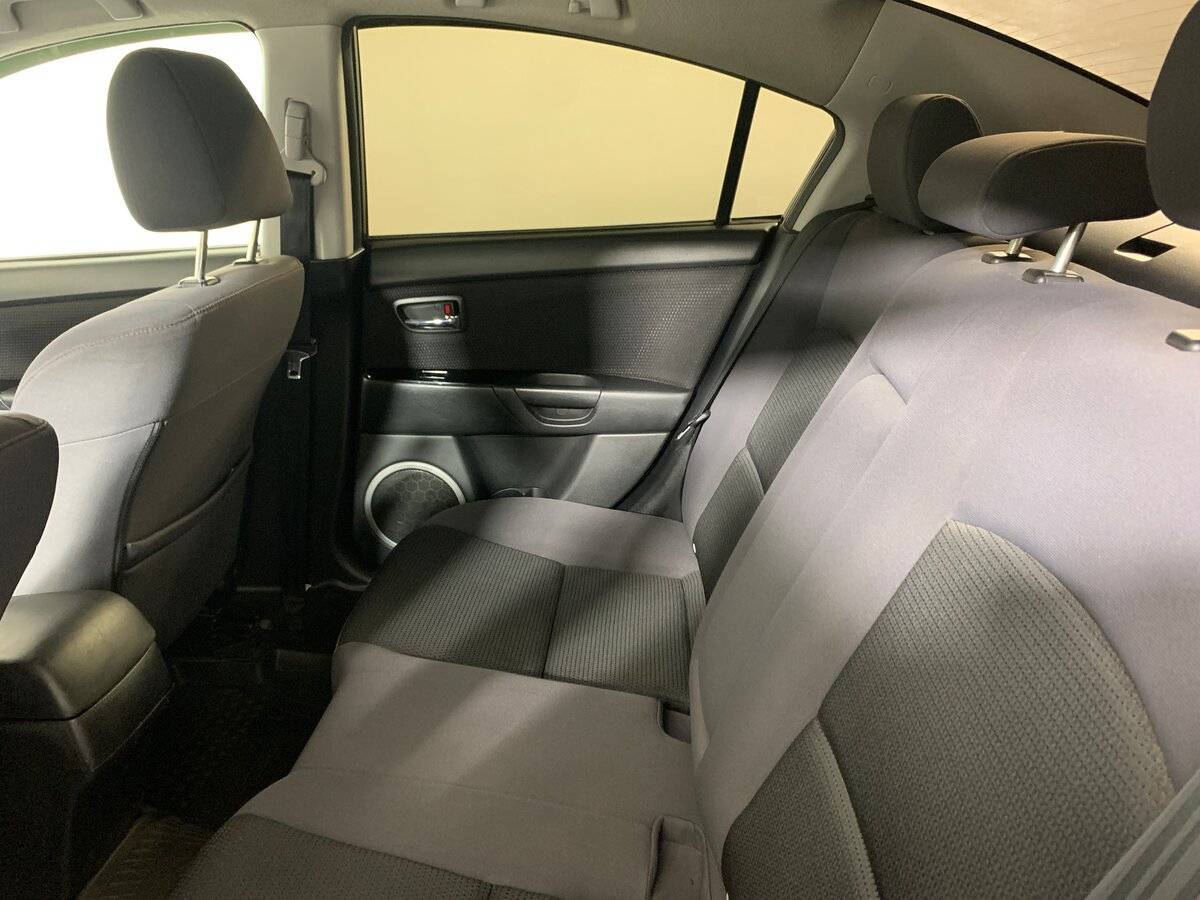 Mazda 3 с пробегом — 2008 год. Фото: #17