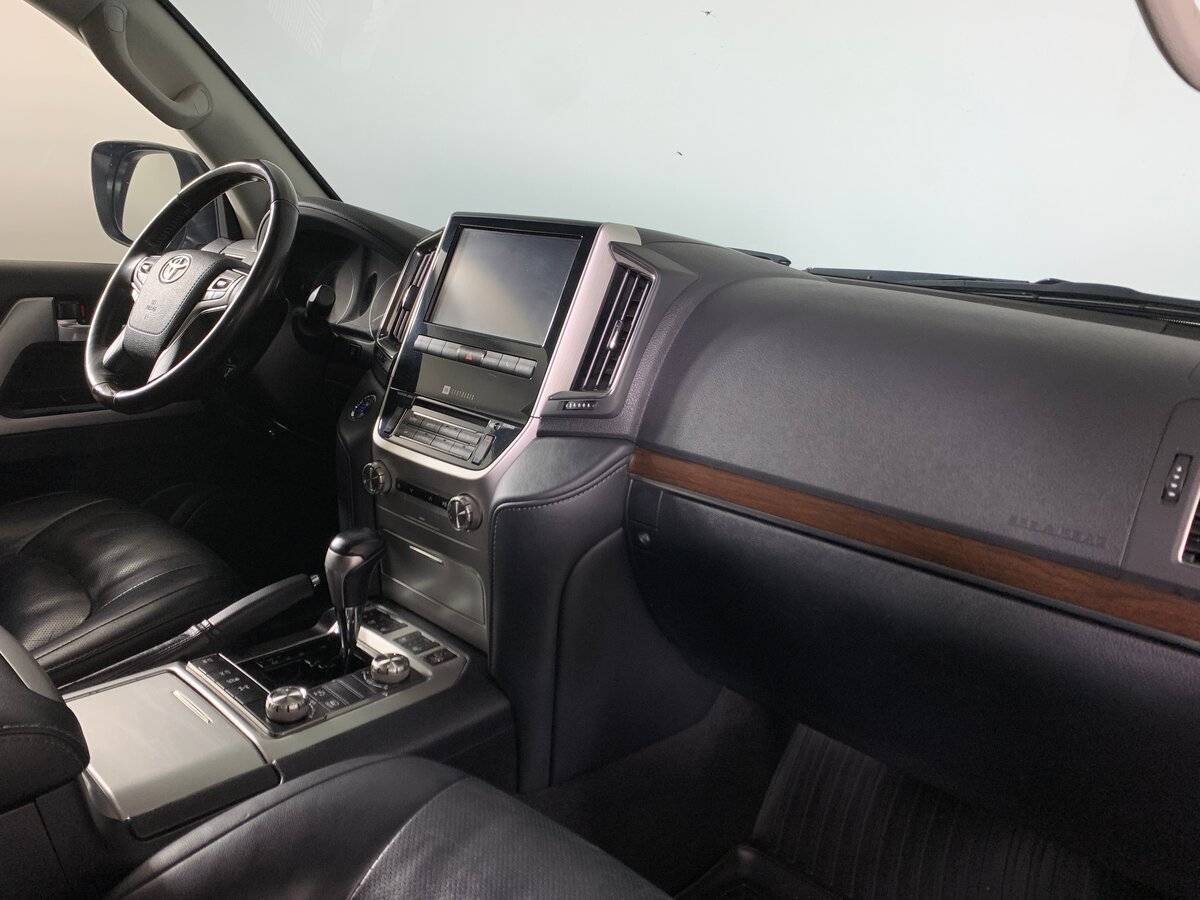 Toyota Land Cruiser с пробегом — 2019 год. Фото: #12