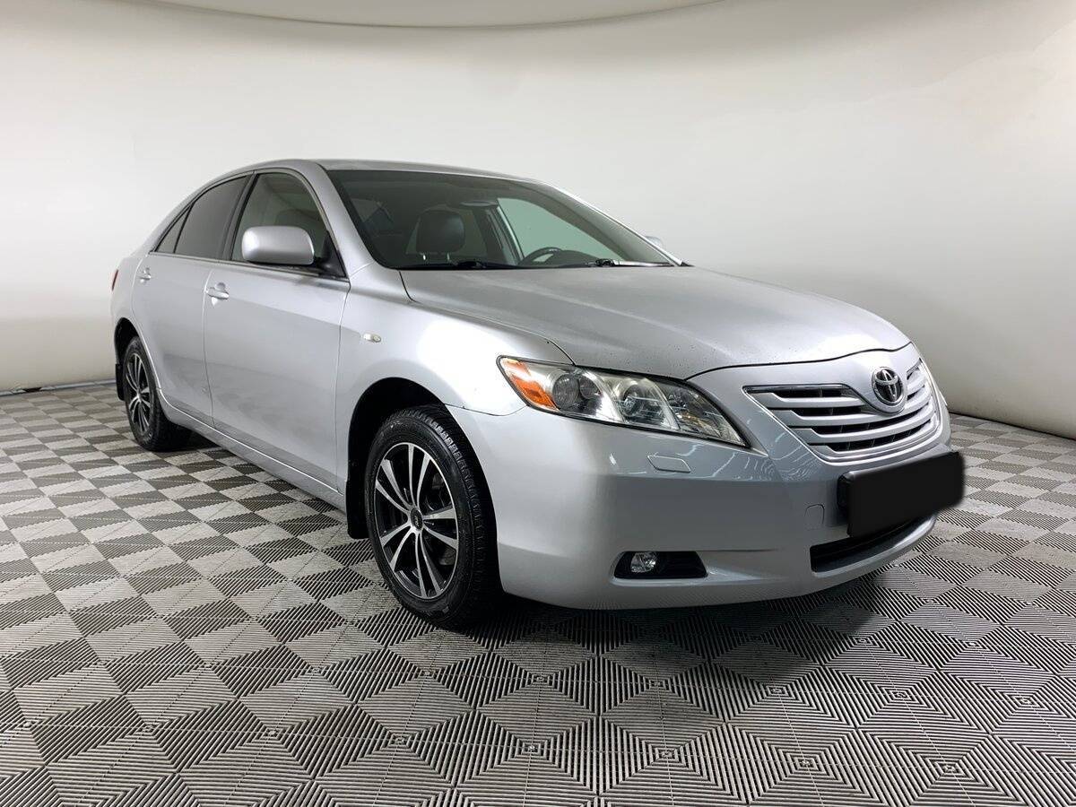 Toyota Camry с пробегом — 2008 год. Фото: #2