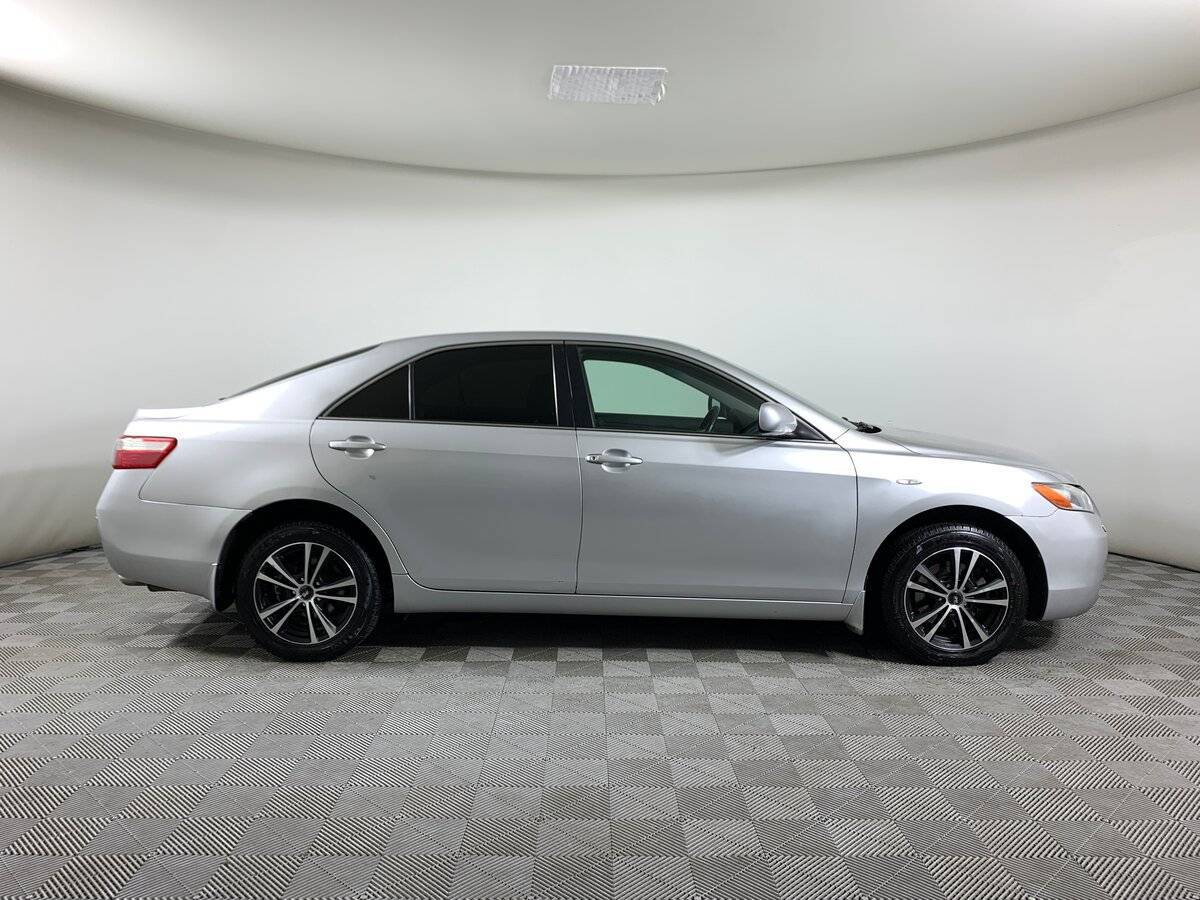 Toyota Camry с пробегом — 2008 год. Фото: #3