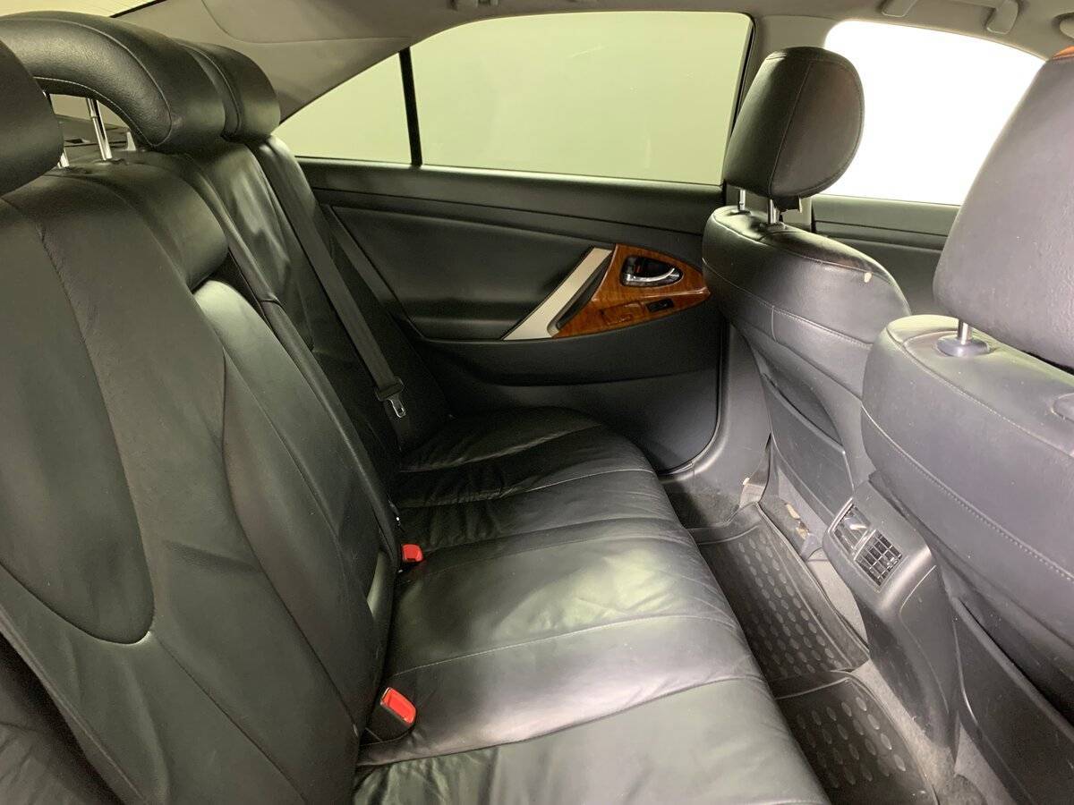 Toyota Camry с пробегом — 2008 год. Фото: #16